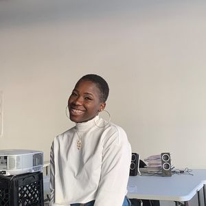 Meet your Posher, Monie